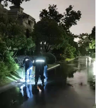 組織現(xiàn)場(chǎng)排查 預(yù)防惡劣天氣引發(fā)各類安全事故-3.png